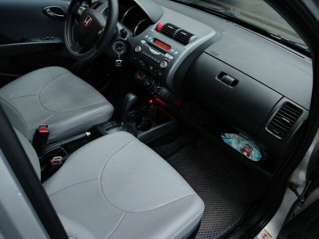 Серый Хонда Джаз, объемом двигателя 1.3 л и пробегом 270 тыс. км за 4300 $, фото 14 на Automoto.ua