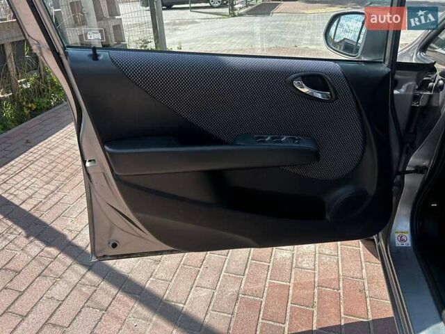 Серый Хонда Джаз, объемом двигателя 1.4 л и пробегом 193 тыс. км за 4290 $, фото 7 на Automoto.ua