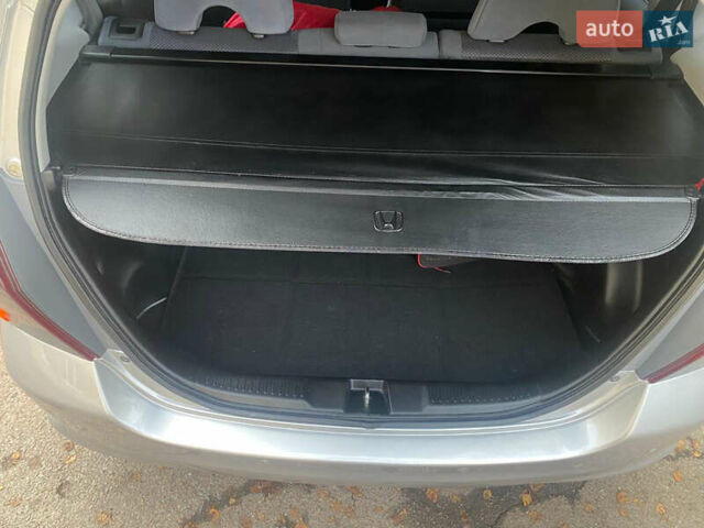 Серый Хонда Джаз, объемом двигателя 1.4 л и пробегом 225 тыс. км за 4990 $, фото 7 на Automoto.ua