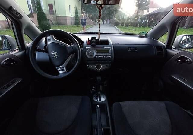 Сірий Хонда Джаз, об'ємом двигуна 1.34 л та пробігом 213 тис. км за 5000 $, фото 12 на Automoto.ua