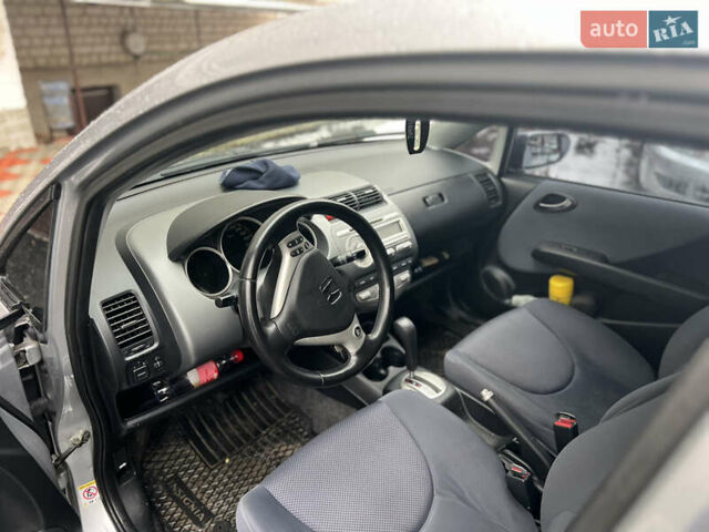 Серый Хонда Джаз, объемом двигателя 1.4 л и пробегом 225 тыс. км за 4990 $, фото 12 на Automoto.ua