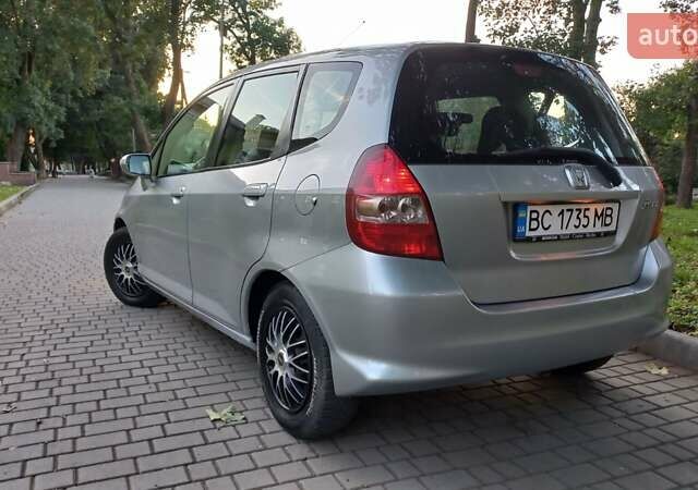 Сірий Хонда Джаз, об'ємом двигуна 1.34 л та пробігом 213 тис. км за 5000 $, фото 4 на Automoto.ua