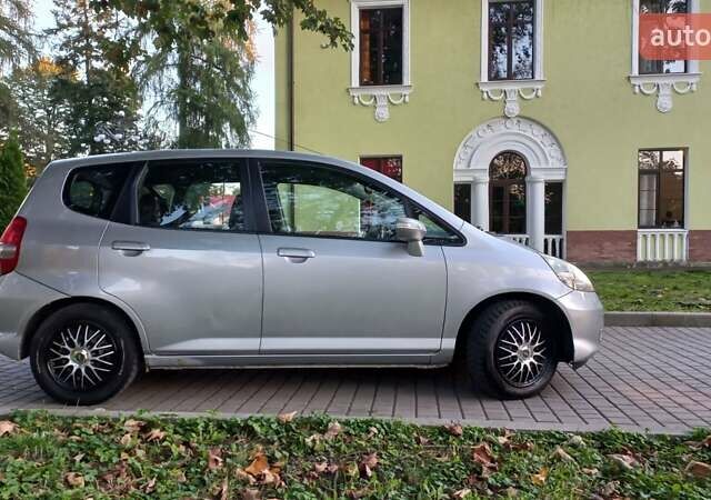 Сірий Хонда Джаз, об'ємом двигуна 1.34 л та пробігом 213 тис. км за 5000 $, фото 9 на Automoto.ua
