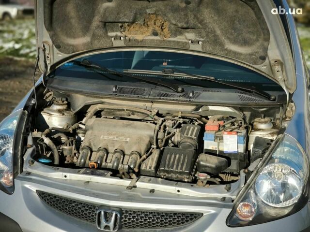 Серый Хонда Джаз, объемом двигателя 1.3 л и пробегом 203 тыс. км за 5200 $, фото 2 на Automoto.ua