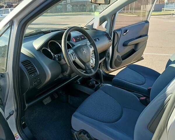 Серый Хонда Джаз, объемом двигателя 1.34 л и пробегом 190 тыс. км за 5200 $, фото 9 на Automoto.ua