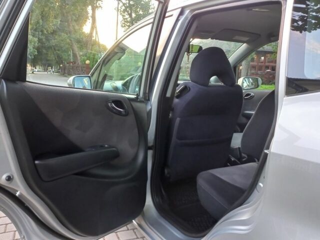 Сірий Хонда Джаз, об'ємом двигуна 0 л та пробігом 213 тис. км за 5000 $, фото 16 на Automoto.ua