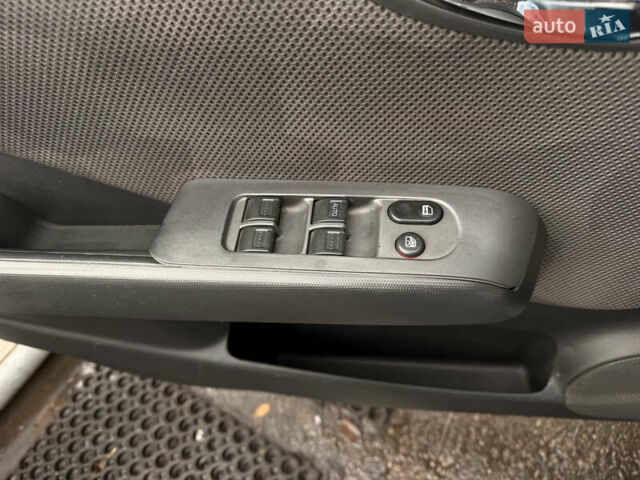 Серый Хонда Джаз, объемом двигателя 1.4 л и пробегом 173 тыс. км за 5000 $, фото 15 на Automoto.ua