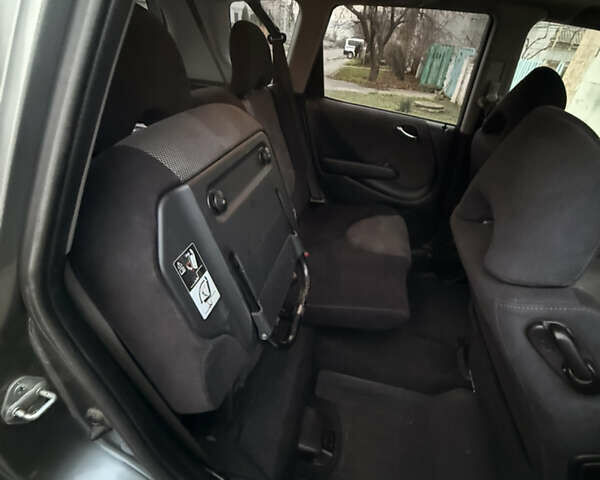 Серый Хонда Джаз, объемом двигателя 1.4 л и пробегом 173 тыс. км за 5000 $, фото 13 на Automoto.ua