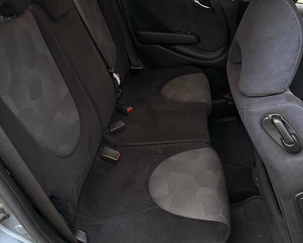 Серый Хонда Джаз, объемом двигателя 1.4 л и пробегом 173 тыс. км за 5000 $, фото 11 на Automoto.ua