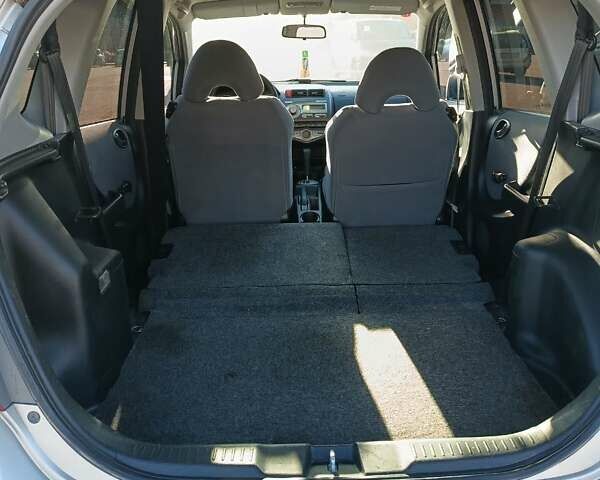 Серый Хонда Джаз, объемом двигателя 1.34 л и пробегом 190 тыс. км за 5200 $, фото 10 на Automoto.ua