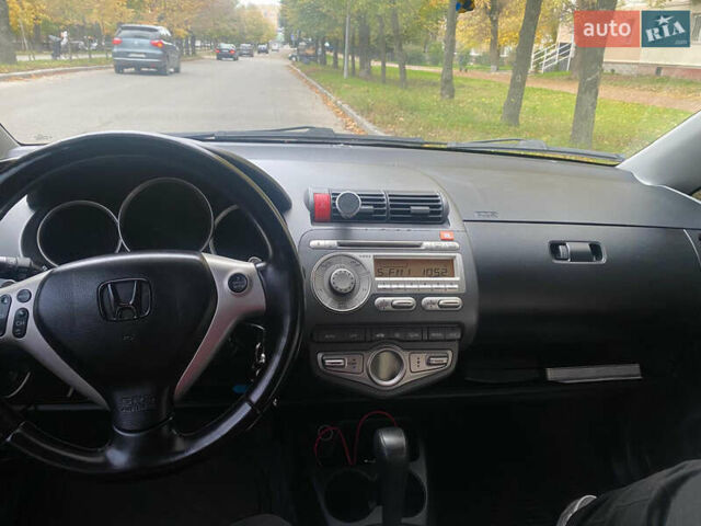 Серый Хонда Джаз, объемом двигателя 1.4 л и пробегом 225 тыс. км за 4990 $, фото 9 на Automoto.ua