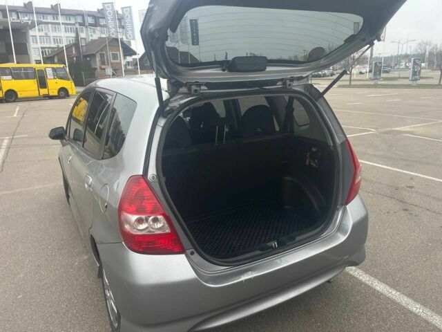 Сірий Хонда Джаз, об'ємом двигуна 1.3 л та пробігом 272 тис. км за 4800 $, фото 11 на Automoto.ua