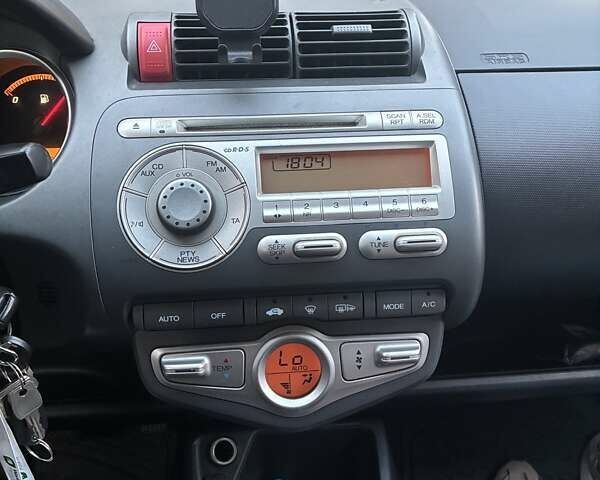 Серый Хонда Джаз, объемом двигателя 1.34 л и пробегом 213 тыс. км за 4790 $, фото 7 на Automoto.ua