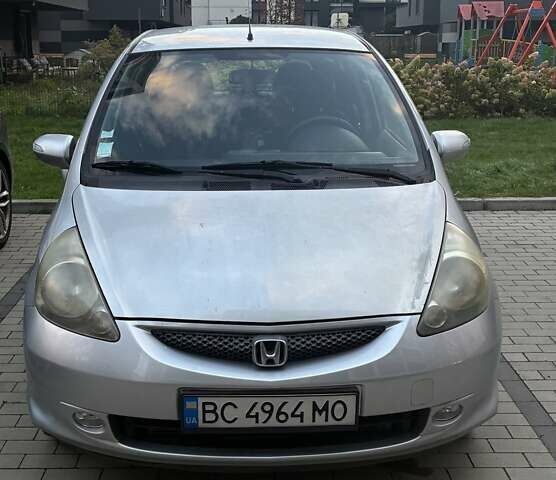 Серый Хонда Джаз, объемом двигателя 1.34 л и пробегом 213 тыс. км за 4790 $, фото 2 на Automoto.ua