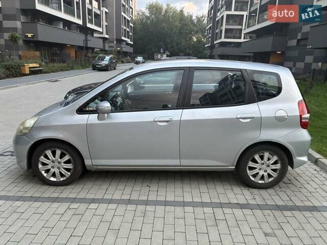 Серый Хонда Джаз, объемом двигателя 1.34 л и пробегом 213 тыс. км за 4790 $, фото 1 на Automoto.ua