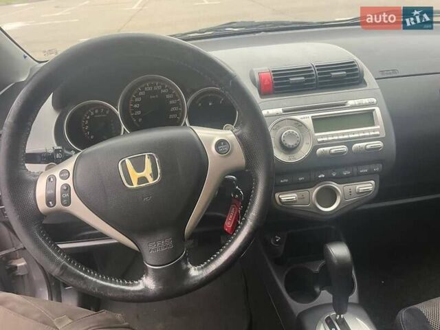 Сірий Хонда Джаз, об'ємом двигуна 1.3 л та пробігом 272 тис. км за 4800 $, фото 6 на Automoto.ua