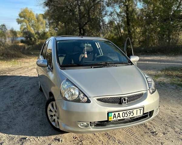 Серый Хонда Джаз, объемом двигателя 1.34 л и пробегом 101 тыс. км за 4599 $, фото 7 на Automoto.ua