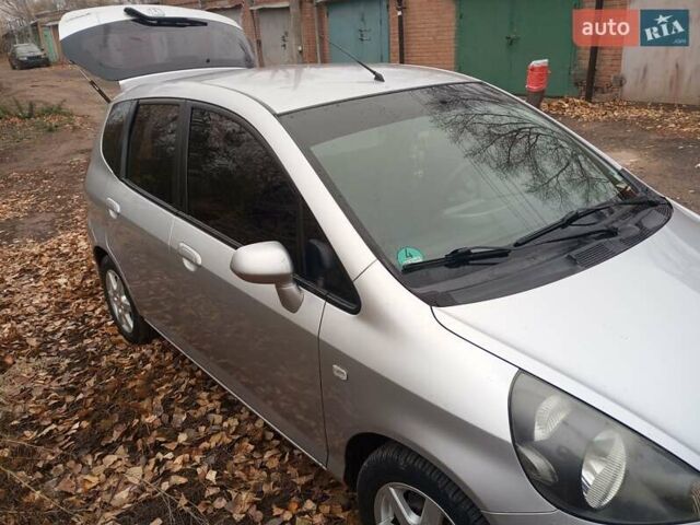 Сірий Хонда Джаз, об'ємом двигуна 1.3 л та пробігом 235 тис. км за 4800 $, фото 3 на Automoto.ua