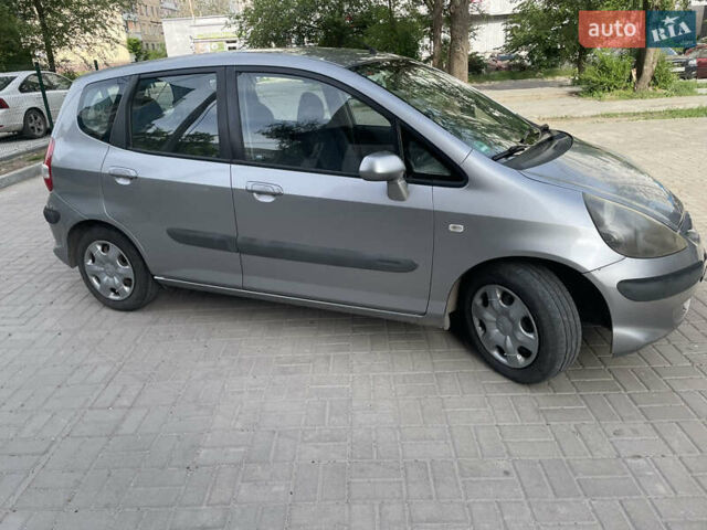 Серый Хонда Джаз, объемом двигателя 1.25 л и пробегом 224 тыс. км за 4800 $, фото 6 на Automoto.ua