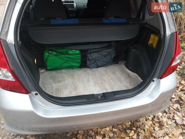 Сірий Хонда Джаз, об'ємом двигуна 1.3 л та пробігом 235 тис. км за 4800 $, фото 15 на Automoto.ua