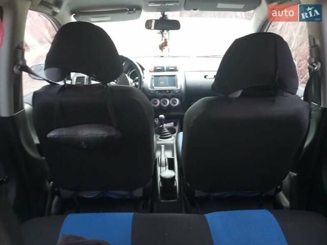 Сірий Хонда Джаз, об'ємом двигуна 1.3 л та пробігом 235 тис. км за 4800 $, фото 16 на Automoto.ua