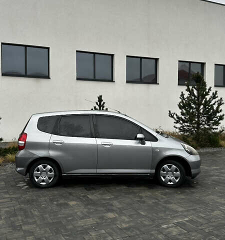 Серый Хонда Джаз, объемом двигателя 1.3 л и пробегом 240 тыс. км за 4500 $, фото 4 на Automoto.ua