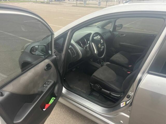 Сірий Хонда Джаз, об'ємом двигуна 1.3 л та пробігом 272 тис. км за 4800 $, фото 14 на Automoto.ua