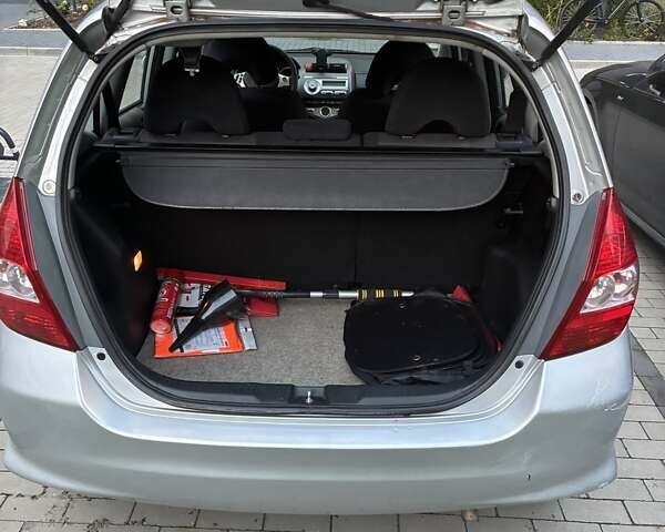 Серый Хонда Джаз, объемом двигателя 1.34 л и пробегом 213 тыс. км за 4790 $, фото 6 на Automoto.ua