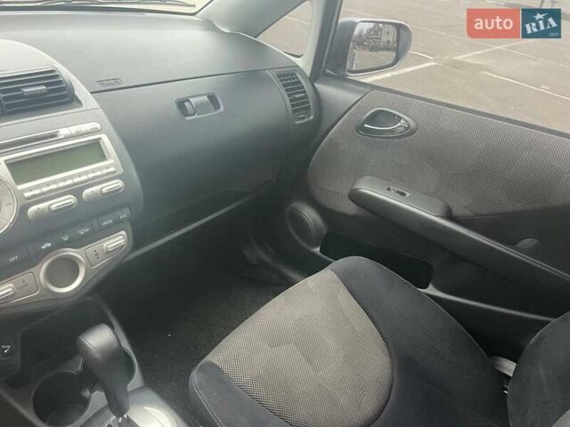 Сірий Хонда Джаз, об'ємом двигуна 1.3 л та пробігом 272 тис. км за 4800 $, фото 7 на Automoto.ua