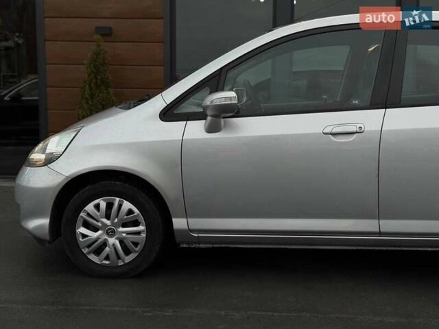Сірий Хонда Джаз, об'ємом двигуна 0 л та пробігом 174 тис. км за 5600 $, фото 4 на Automoto.ua