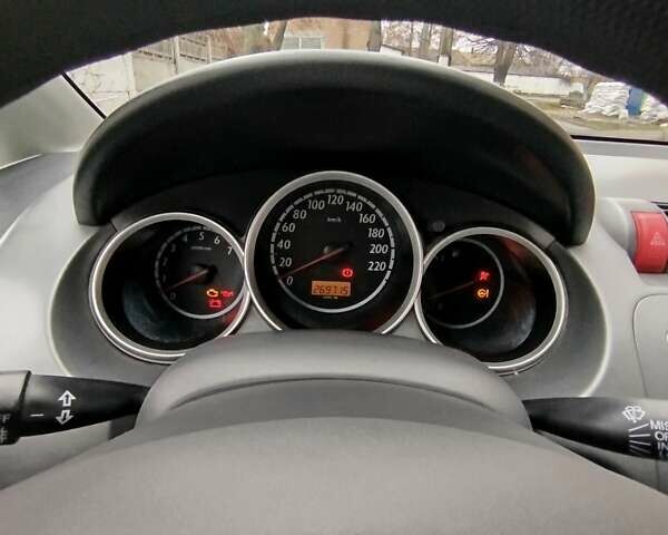 Сірий Хонда Джаз, об'ємом двигуна 1.25 л та пробігом 269 тис. км за 4100 $, фото 16 на Automoto.ua