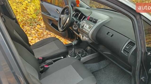 Хонда Джаз 2007 в Днепре (Днепропетровске) на Automoto.ua Серый Хонда Джаз, объемом двигателя 1.34 л и пробегом 163 тыс. км за 4950 $, фото 10 на Automoto.ua