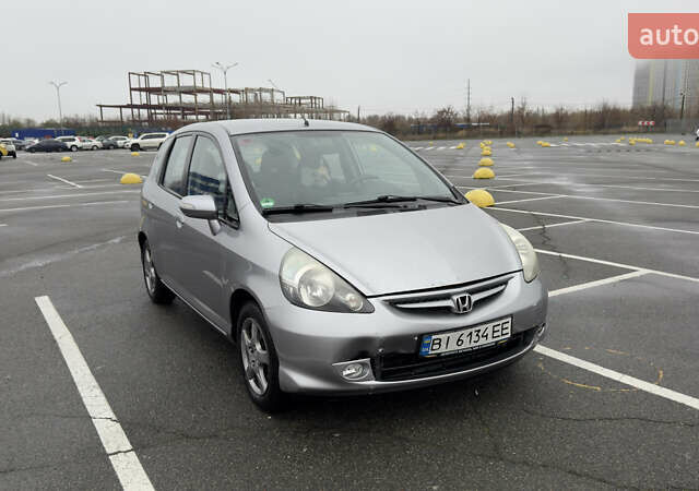 Серый Хонда Джаз, объемом двигателя 1.34 л и пробегом 205 тыс. км за 4500 $, фото 13 на Automoto.ua