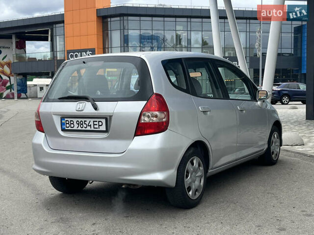 Серый Хонда Джаз, объемом двигателя 1.34 л и пробегом 218 тыс. км за 3990 $, фото 2 на Automoto.ua