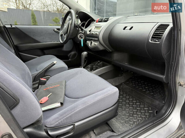 Серый Хонда Джаз, объемом двигателя 1.34 л и пробегом 123 тыс. км за 5700 $, фото 25 на Automoto.ua