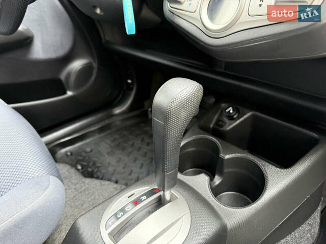 Серый Хонда Джаз, объемом двигателя 1.34 л и пробегом 123 тыс. км за 5700 $, фото 24 на Automoto.ua