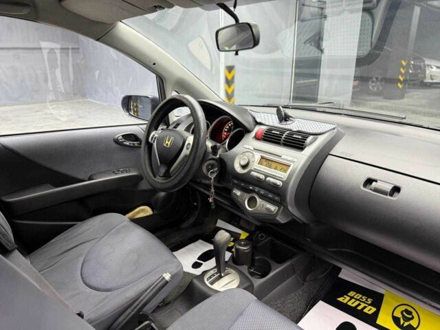 Хонда Джаз 2007 в Черновцах на Automoto.ua Серый Хонда Джаз, объемом двигателя 1.4 л и пробегом 227 тыс. км за 5800 $, фото 7 на Automoto.ua