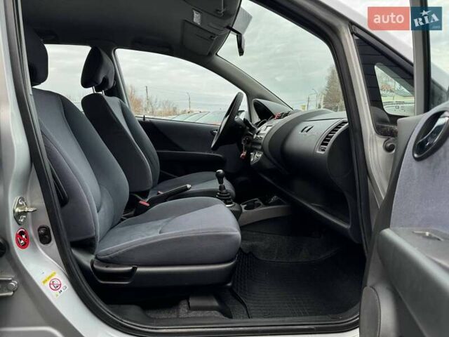 Сірий Хонда Джаз, об'ємом двигуна 0 л та пробігом 174 тис. км за 5600 $, фото 40 на Automoto.ua