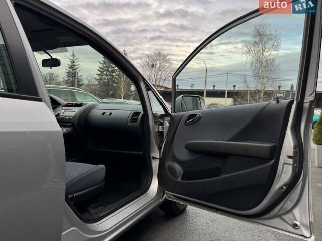 Сірий Хонда Джаз, об'ємом двигуна 0 л та пробігом 174 тис. км за 5600 $, фото 39 на Automoto.ua