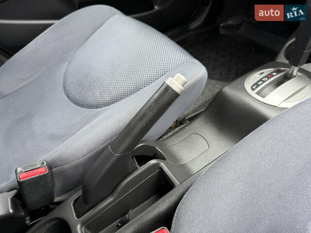 Серый Хонда Джаз, объемом двигателя 1.34 л и пробегом 123 тыс. км за 5700 $, фото 22 на Automoto.ua