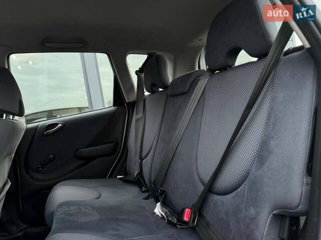 Сірий Хонда Джаз, об'ємом двигуна 0 л та пробігом 174 тис. км за 5600 $, фото 32 на Automoto.ua