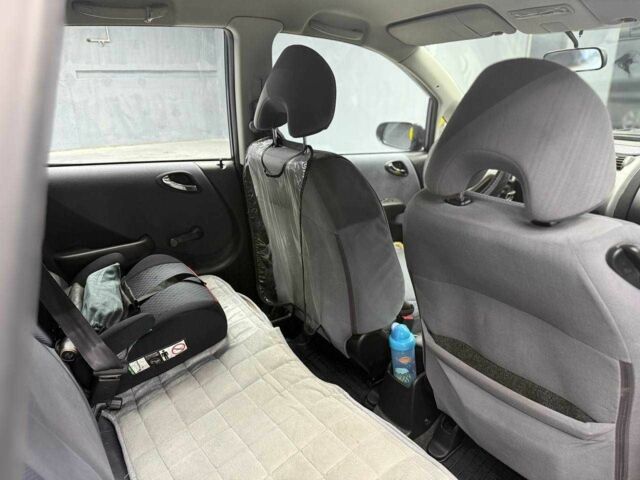 Хонда Джаз 2007 в Черновцах на Automoto.ua Серый Хонда Джаз, объемом двигателя 1.4 л и пробегом 227 тыс. км за 5800 $, фото 13 на Automoto.ua