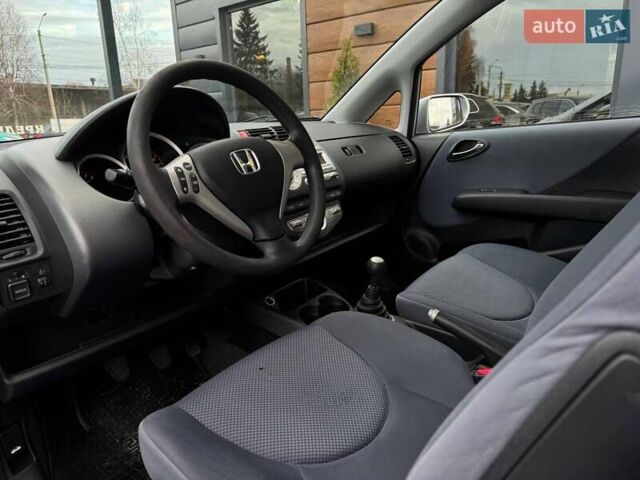 Сірий Хонда Джаз, об'ємом двигуна 0 л та пробігом 174 тис. км за 5600 $, фото 19 на Automoto.ua
