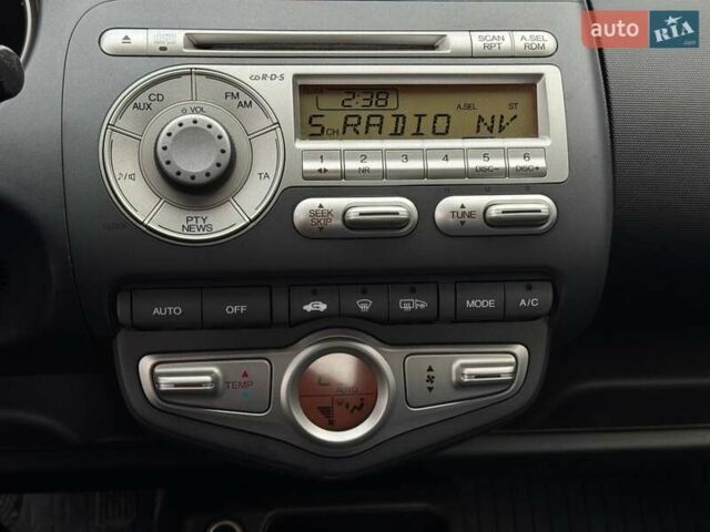 Сірий Хонда Джаз, об'ємом двигуна 0 л та пробігом 174 тис. км за 5600 $, фото 26 на Automoto.ua