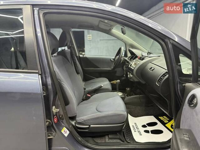 Хонда Джаз 2007 в Черновцах на Automoto.ua Серый Хонда Джаз, объемом двигателя 1.34 л и пробегом 227 тыс. км за 5800 $, фото 8 на Automoto.ua