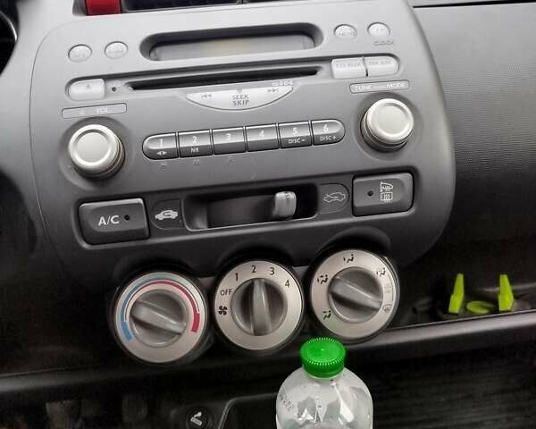 Сірий Хонда Джаз, об'ємом двигуна 1.25 л та пробігом 269 тис. км за 4100 $, фото 39 на Automoto.ua