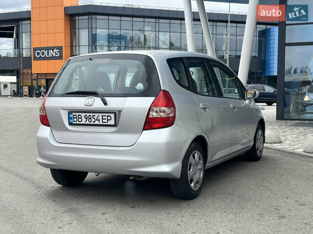 Серый Хонда Джаз, объемом двигателя 1.34 л и пробегом 218 тыс. км за 3990 $, фото 3 на Automoto.ua