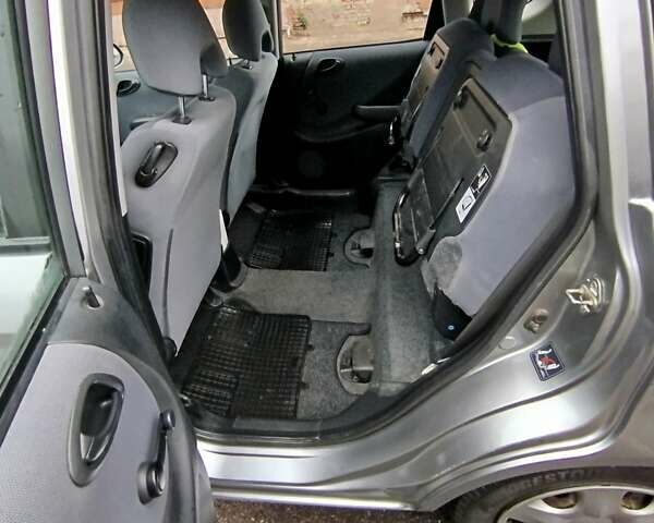 Сірий Хонда Джаз, об'ємом двигуна 1.25 л та пробігом 269 тис. км за 4100 $, фото 20 на Automoto.ua