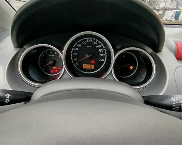 Сірий Хонда Джаз, об'ємом двигуна 1.25 л та пробігом 269 тис. км за 4100 $, фото 17 на Automoto.ua