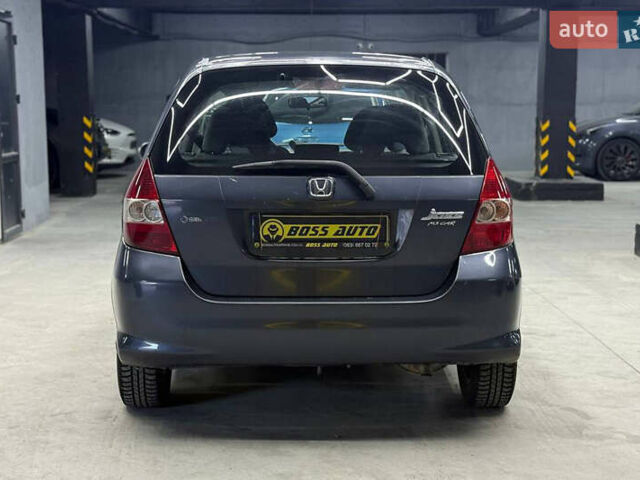 Хонда Джаз 2007 в Черновцах на Automoto.ua Серый Хонда Джаз, объемом двигателя 1.34 л и пробегом 227 тыс. км за 5800 $, фото 4 на Automoto.ua